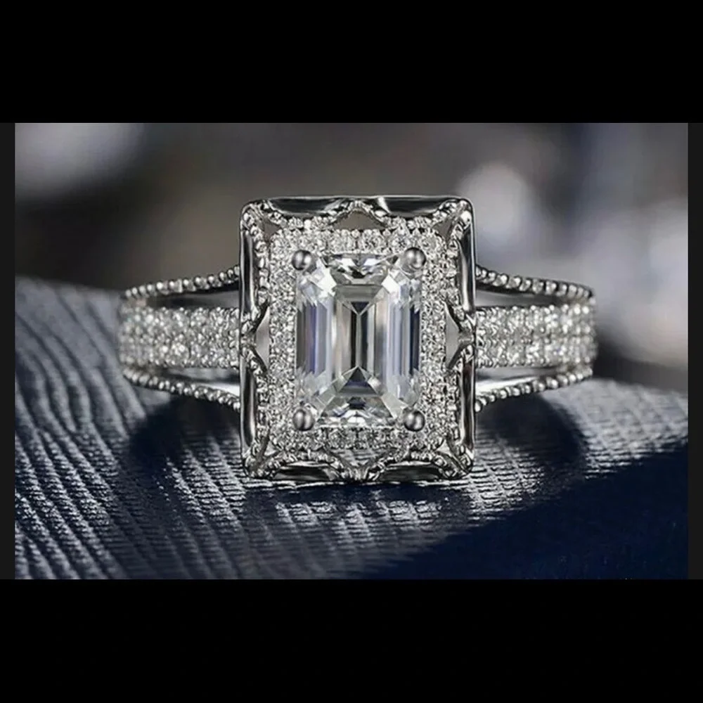 Gorgeous Women 925 Silver Jewelry White Sapphire Ring